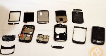 BlackBerry Torch 9800 torn to pieces