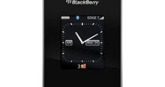 BlackBerry Flip 8220, front closed