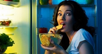 Blame Your Brain for Your Late-Night Snacking Habit