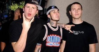 The Blink-182 “indefinite hiatus” has come to an end, the boys are officially back in business