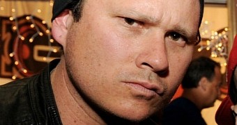 Tom DeLonge has been studying alien life and UFOs for 2 decades, claims even the government is afraid of the things he knows