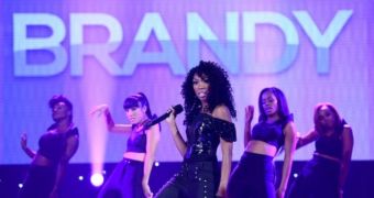 Brandy showed up for surprise performance in South Africa, sang “for the chairs”