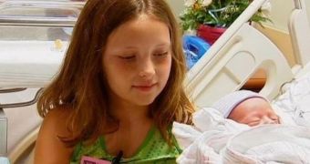 Brave Eight-Year-Old Florida Girl Helps Deliver Baby Brother
