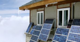 New class of solar panels costs just half the price of regular, glass or alumnium ones