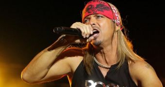Bret Michaels is taken off the stage during an concert, due to health issues
