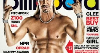 Bret Michaels reveals the secret for his well-defined abs: no food for a day and 2,000 sit-ups