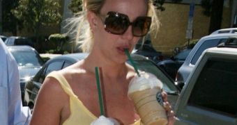 Britney Spears can’t go a single day without frappucinos, is also known unofficially as “the queen of Starbucks”