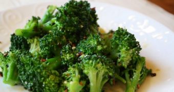 Researchers say it might prove beneficial to add a compound found in broccoli to sunscreen
