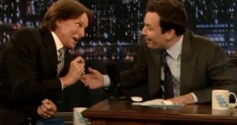 Bruce Jenner Confronts Jimmy Fallon over Plastic Surgery Jokes – Video