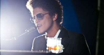 Bruno Mars’ mother dies in Honolulu from a brain aneurysm at 55