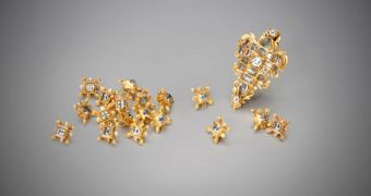 Valuable jewels rescued from a Spanish wrek