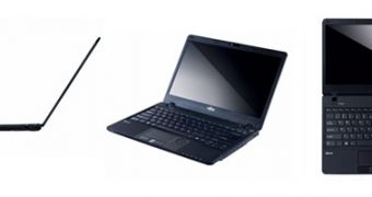 Fujitsu demos Lifebook laptop with pico projector