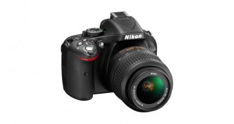 CES 2013: Nikon's D5200 DSLR Camera