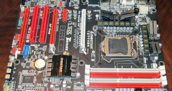 Biostar TZ77XE4 LGA 1155 Ivy Bridge motherboard