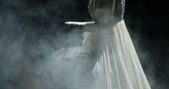 Taylor Swift performs “Back to December” at the CMA Awards 2010
