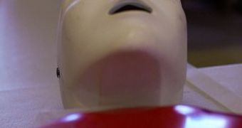 Everybody should have CPR notions, as it can be lifesaving sometimes