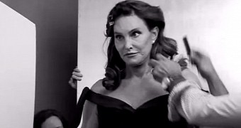 Caitlyn Jenner Tells Vanity Fair She Didn’t Want to Look like a Man in Women’s Clothes - Video