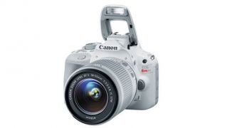 Canon EOS Rebel SL1 launched in white