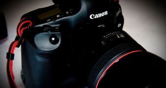 Canon EOS-1D Mark IV DSLR Camera