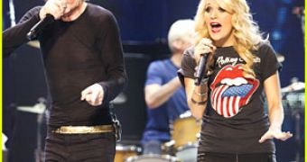 Carrie Underwood Performs with the Rolling Stones in Canada – Video