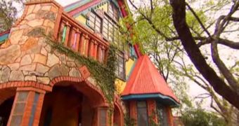 Home owner in Texas builds green house inspired by Peter Pan