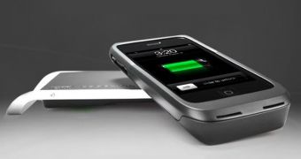 Case-mate Hug charging pad for iPhone