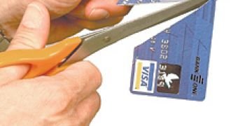 Paying with a credit/debit card allows people to buy under impulse