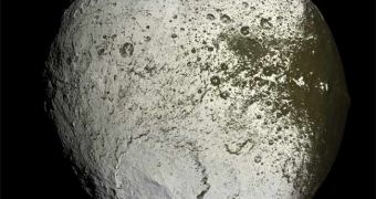 False-color Iapetus image showing the transition between its bright and its dark sides