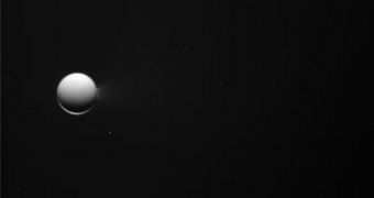 A more distant picture of Enceladus, acquired by Cassini after its most recent flyby of the Saturnine moon