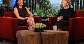 Catherine Zeta-Jones Is Jealous Michael Douglas Kissed Matt Damon – Video