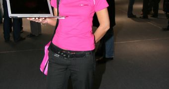 T-Mobile promoter holding 'the world's thinnest notebook'