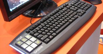 OCZ Sabre gaming keyboard