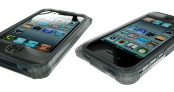 Cellpig Renews Your iPhone 4S If It Breaks Inside "Cellhelmet"