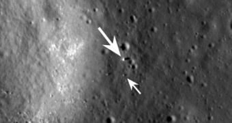 Chang'e-3 and Yutu in Mare Imbrium, as seen by the NASA Lunar Reconnaissance Orbiter