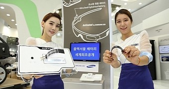 Samsung unveils flexible battery