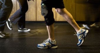 The biomechanical energy harvester is made of an aluminium chassis and generator mounted on a customized orthopedic knee brace, weighing overall 3.5 pounds (1.5 kg).