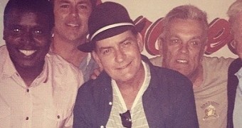 Charlie Sheen and pals celebrate at fast-food joint