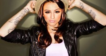 Cher Lloyd Covers Usher’s “OMG”