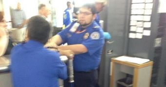 Peter Mayhew’s lightsaber-style cane gets him into some TSA trouble