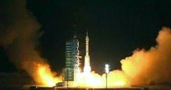 CNSA launches Shenzhou 8 spacecraft for orbital docking studies