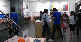 A picture taken inside one of the rip-off Apple store in Kunming, China