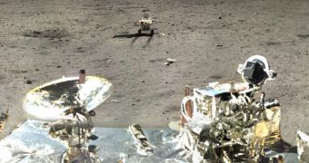 Chang'e-3 panorama showing the Yutu rover in the background