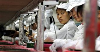 Chinese Students Could Sue for Being Forced to Work on Apple’s iPhone 5