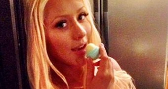 Christina Aguilera gave birth to daughter Summer Rain in August 2014