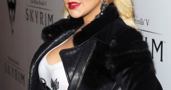 Christina Aguilera defends her curvy figure, says she was “too thin” before