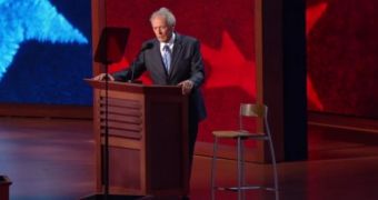 Clint Eastwood does his empty chair / invisible Obama speech at the National Republican Convention