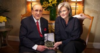 Clive Davis promotes his new book “The Sound Track of My Life” on Nightline