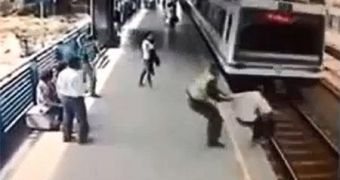 Attempted suicide in train station is stopped