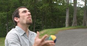 Juggling and other complex activities improve the human brain, new study shows
