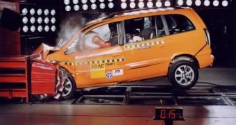 Opel Zafira Crash Test